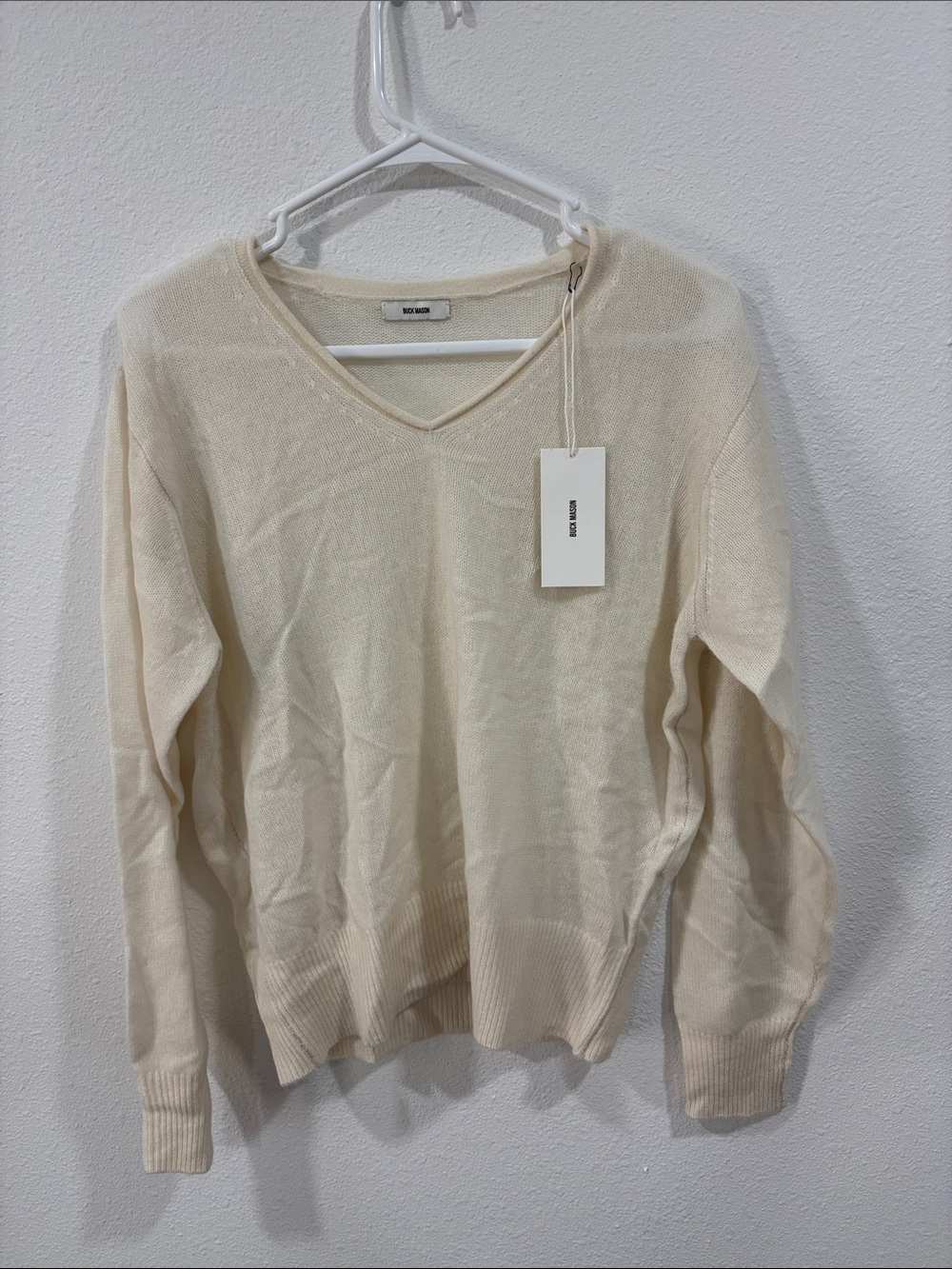 Buck Mason Women’s Whisperweight Cashmere V Neck Sweater Medium Coconut NWT $278